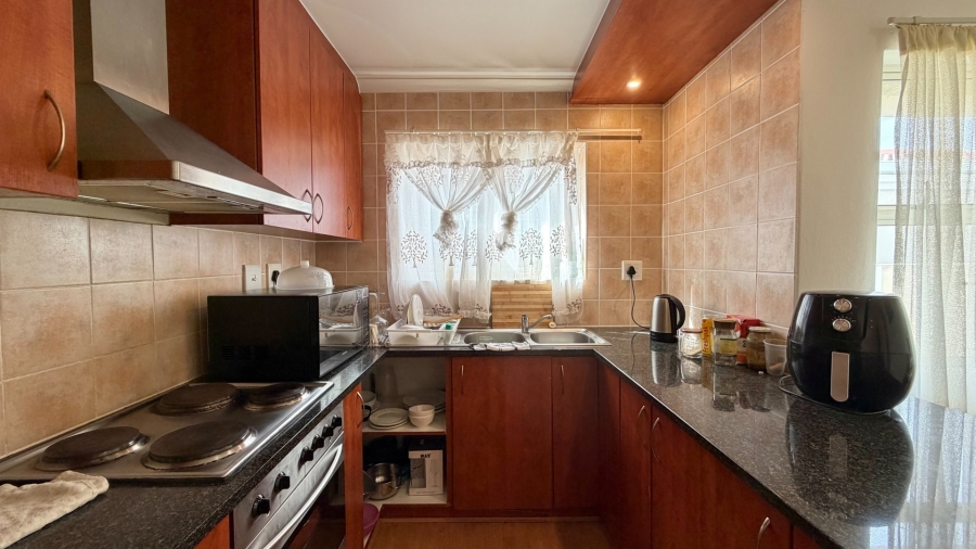 3 Bedroom Property for Sale in Gordons Bay Central Western Cape